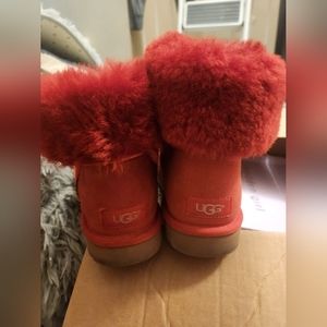 GUC Red Uggs